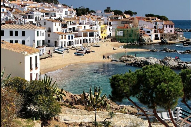 Girona, Costa Brava and Medieval Village from Barcelona - Small details that make the day easier