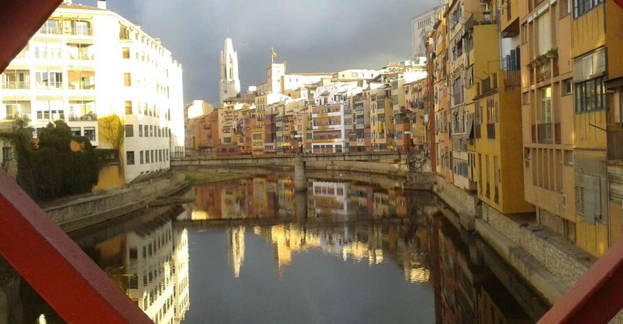 Girona: Jewish Heritage Guided City Tour and Museum Visit - Barri Vell gives the Jewish story its setting