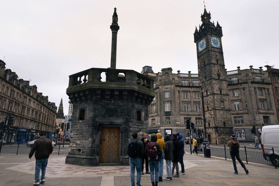 Glasgow: The Magnificent and Mysterious History of Glasgow - Mercat Cross, High Street, and the old city core