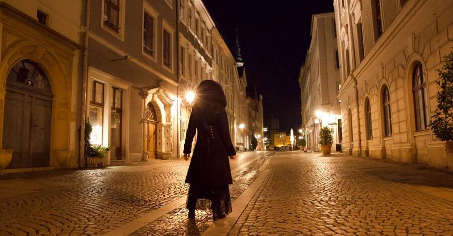 Görlitz: Ghosts and Spooky Historical Night Walking Tour - Starting beside Peterskirche after dark
