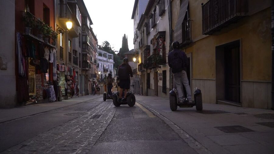 Granada: Historical City Center Guided Segway Tour - Cruising beside the Alhambra