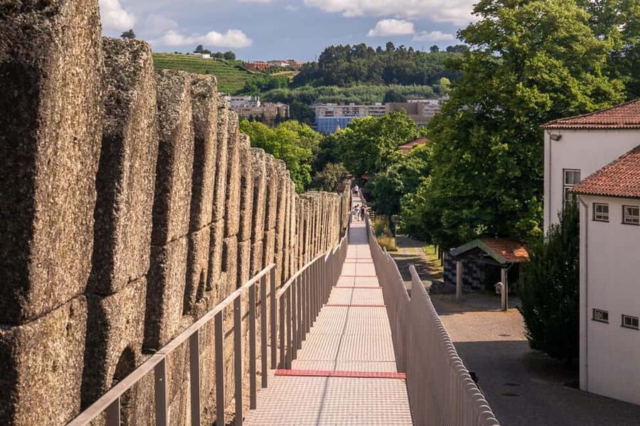 Guimarães: Private Flexible Walking Tour in Historic Center - Churches, convents, and the old leather tanks