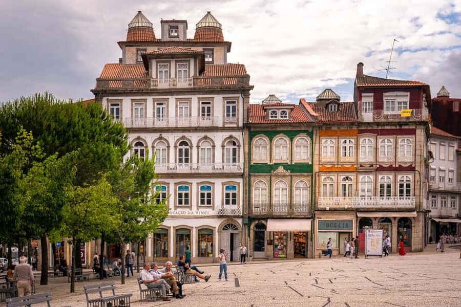 Guimarães: Private Flexible Walking Tour in Historic Center - Is $9 a good price for three hours?