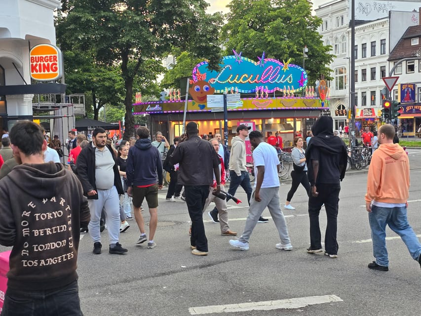 Hamburg: Historical Tour of the St. Pauli Sex Work District - What the guide adds to the experience