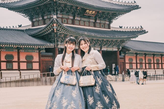 Hanbok Photoshoot and History Tour at Gyeongbokgung Palace - Why this tour works better than a simple hanbok rental
