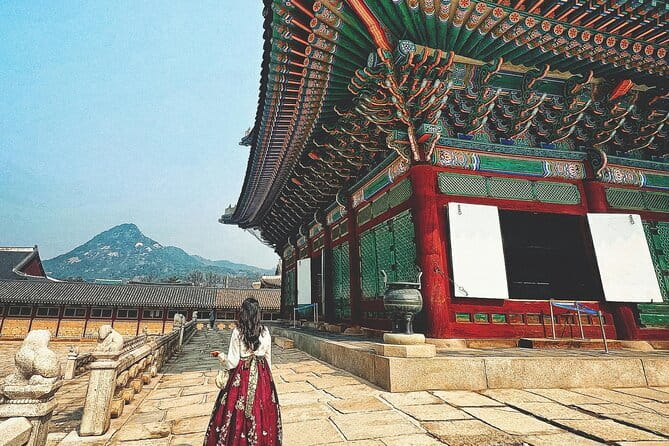 Hanbok Photoshoot and History Tour at Gyeongbokgung Palace - Gyeongbokgung turns the palace into a storybook set