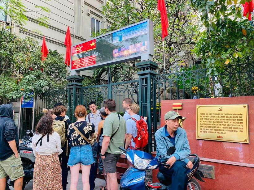 Hanoi: Cho Gioi Vietnam War History Walking Tour - Cho Gioi and Nguyen Cong Tru Market