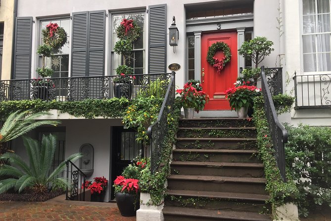 Heart of Savannah History Walking Tour - 2hr - Tea rooms, apothecary cabinets, and Mercer Williams House