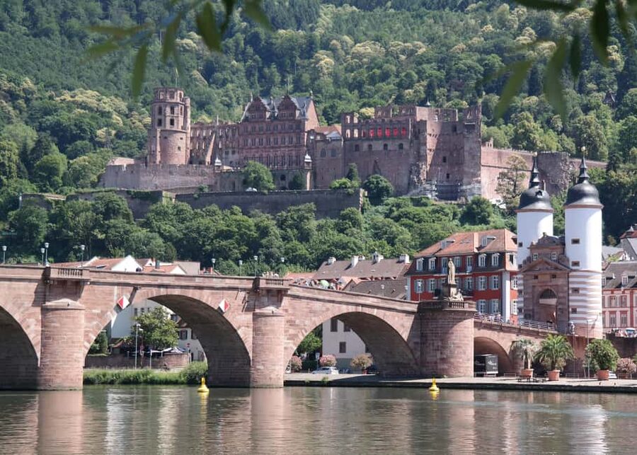 Heidelberg: Experience our history 1.5-hour walking tour through the old town - The Old Bridge and the castle view