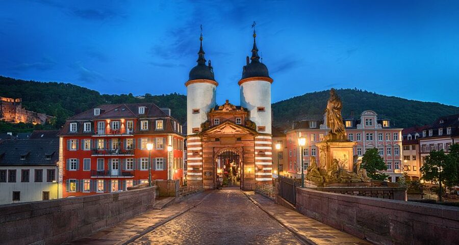 Heidelberg: Night Watchman Historic Adventure Tour - Karl Square and the castle ruins