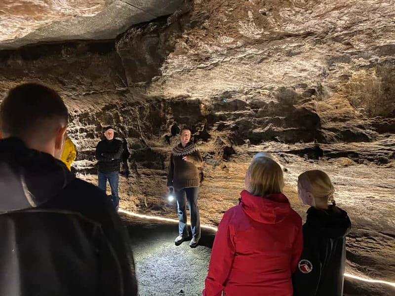Hella: Guided Tour of Ancient Man-Made Caves - Small details that improve the visit