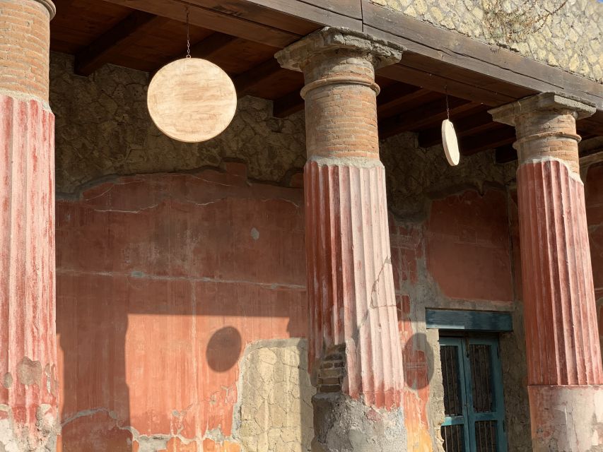 Herculaneum: Tickets & Tour with a Local Archaeologist - Why Herculaneum can beat Pompeii for a short visit