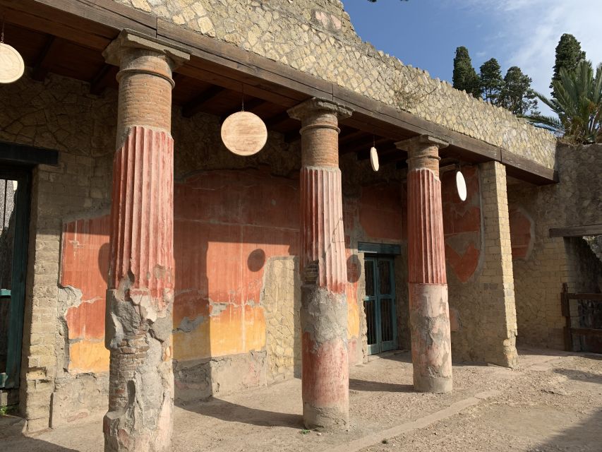Herculaneum: Tickets & Tour with a Local Archaeologist - The House of the Deer: villas with a view of Roman comfort
