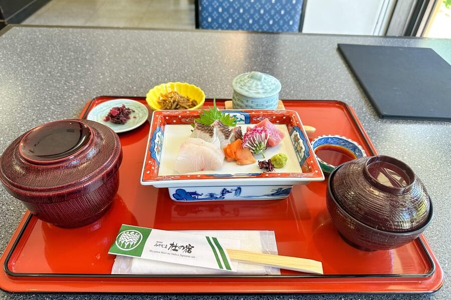 Hiroshima: Miyajima Half-day Historical Walking Tour - Itsukushima Shrine and a building made for the tides