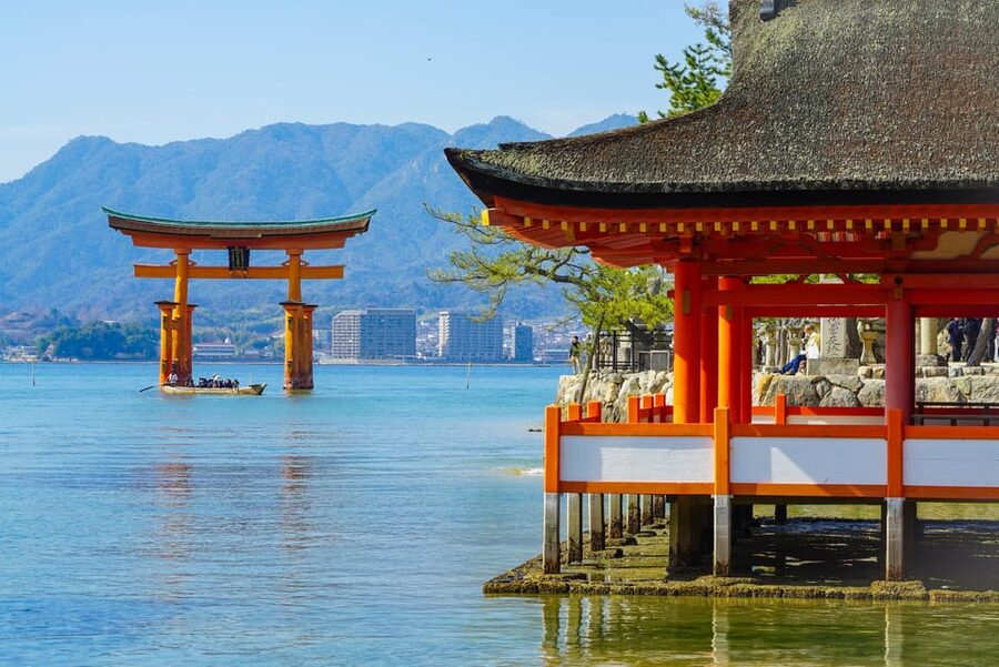 Hiroshima: Miyajima Half-day Historical Walking Tour - Ferry views and the first look at the O-Torii