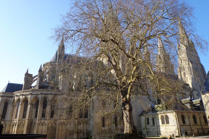 Historic Bayeux Daily Group City Tour In English 2 hrs (Apr-Sept) - Place Charles de Gaulle and June 7, 1944
