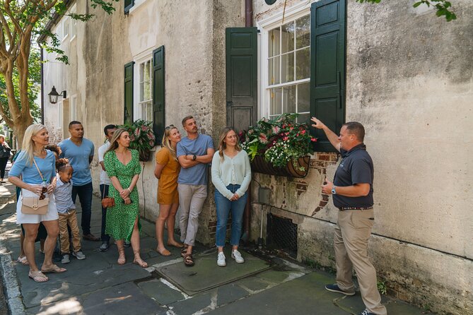 Historic Charleston Walking Tour: Rainbow Row, Churches, and More - How the guides shape the experience