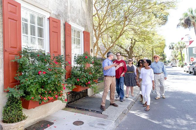 Historic Charleston Walking Tour: Rainbow Row, Churches, and More - Waterfront Battery and Fort Sumter views