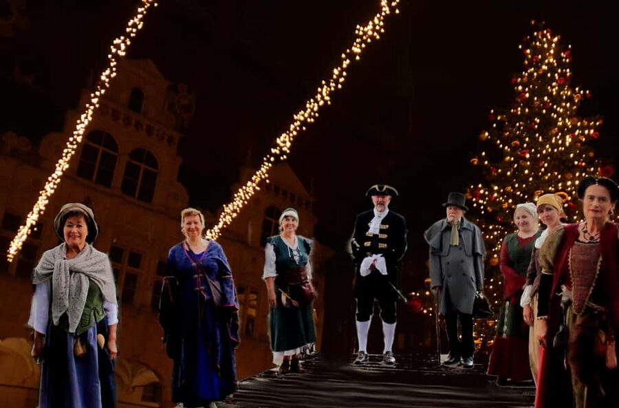 Historic Christmas tour of Lübeck - Starting under the Holsten Gate