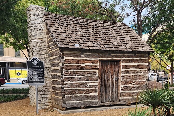 Historic Dallas Downtown Solo Self Guided Walking Tour - Key points at a glance