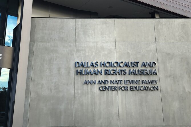 Historic Dallas Downtown Solo Self Guided Walking Tour - Dealey Plaza and the fatal turn