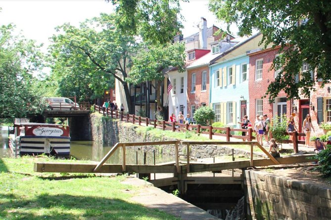 Historic Georgetown: History, Gossip, & Architecture Walking Tour - Why Georgetown makes a good walking tour