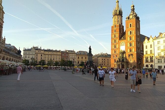 Historic Krakow : Old Town & Wawel Castle Walking tour - Price, group size, and the real value