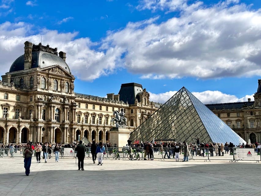 Historic Paris Walking Tour in English - The stories behind the monuments