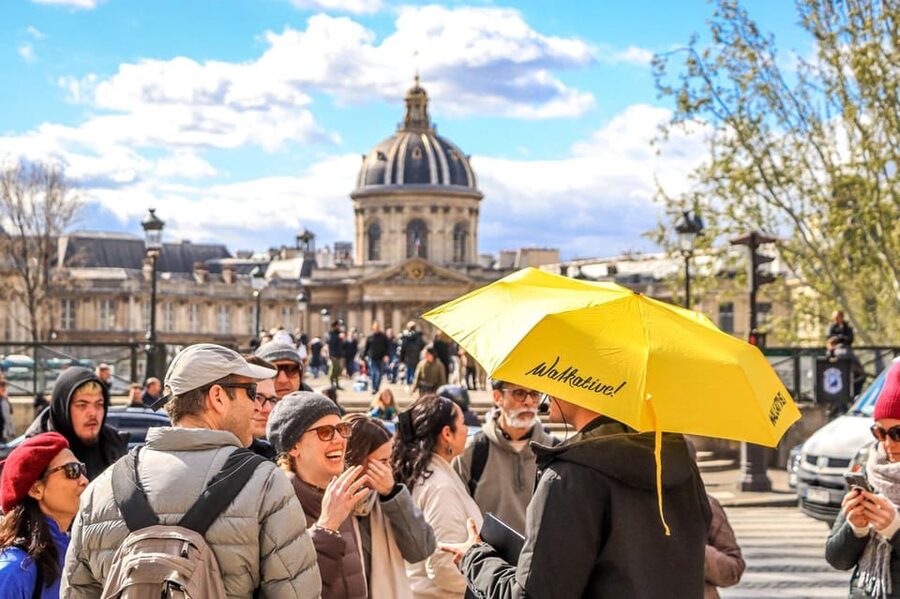 Historic Paris Walking Tour in English - Meeting at Hôtel de Ville and finding your bearings
