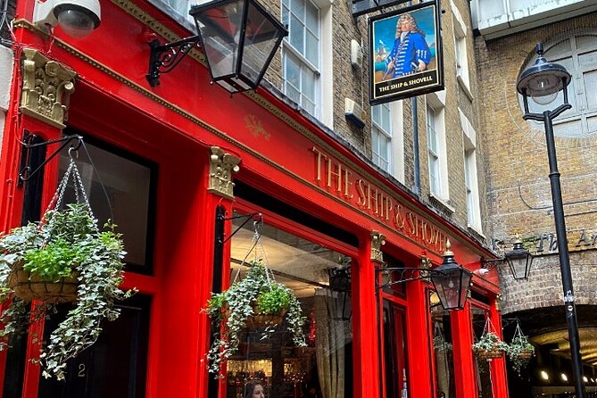 Historic Pub Walking Tour of London - The 800-year-old pub and the value of atmosphere