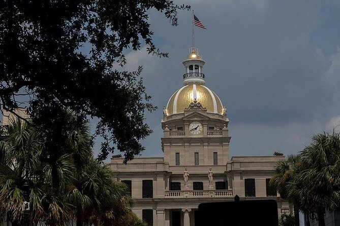 Historic Savannah Guided Walking Tour - Forsyth Park and the grander side of the city