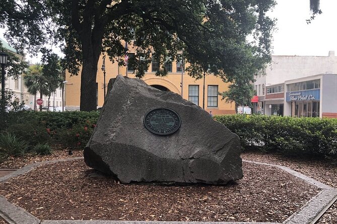 Historic Savannah Guided Walking Tour - What $30 buys you