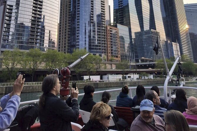 Historical and Architectural Chicago Fireboat River & Lake Cruise - Seating, comfort, and onboard amenities