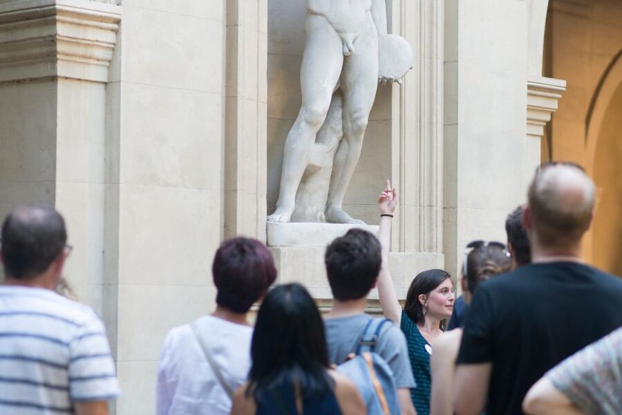 Historical and naughty tour of Lyon in french - Lyon’s saucy past begins at Place des Terreaux