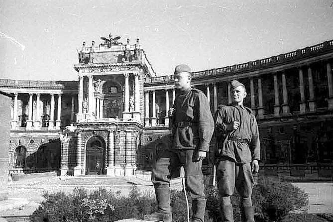 Historical Hitler Walking Tour of Vienna - Judenplatz and the victims of the Shoah