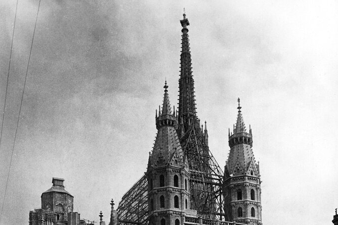 Historical Hitler Walking Tour of Vienna - The synagogue hidden behind an apartment building