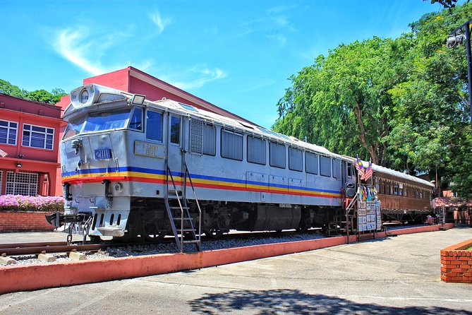 Historical Malacca Day Tour from Kuala Lumpur (Private Tour) - Jonker Street, from antiques to souvenirs