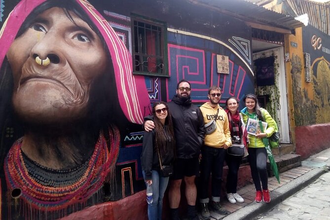 Historical tour Bogota - Plaza de Bolívar begins with the city’s public face