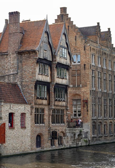 Historical walk in Bruges with local guide. Praline included - Canals, Dijver, and Bruges’ picture-book side