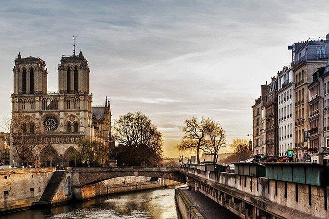 History of Paris City Center w/ Notre Dame Semi-Private 12ppl Max - From Lutetia to Notre-Dame on Île de la Cité