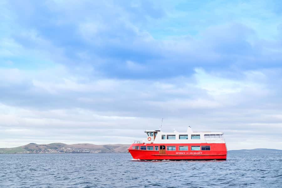 Hobart: Historic Lunch Cruise - Returning past the Royal Botanic Garden and Government House