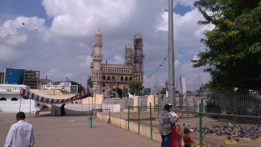 Hyderabad: Heritage Walking Tour of Old City and Charminar - Bazaars filled with bangles, lace, and perfume
