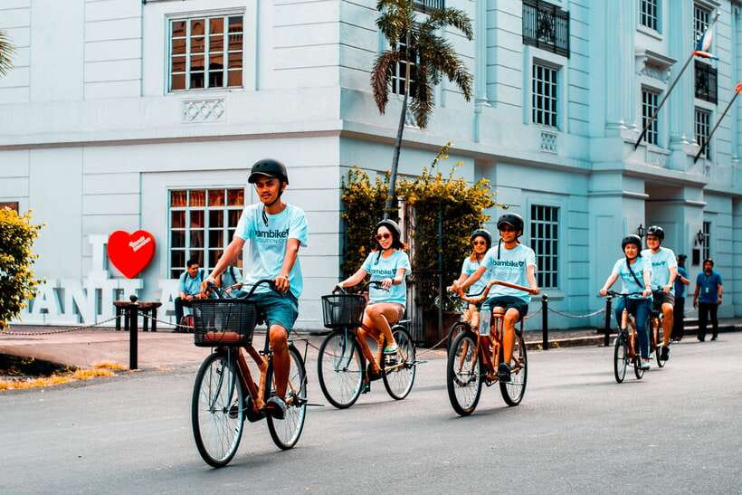 Intramuros, Manila: Historical Bamboo Bike Tour - Puerta del Parian and the old entrance to Intramuros