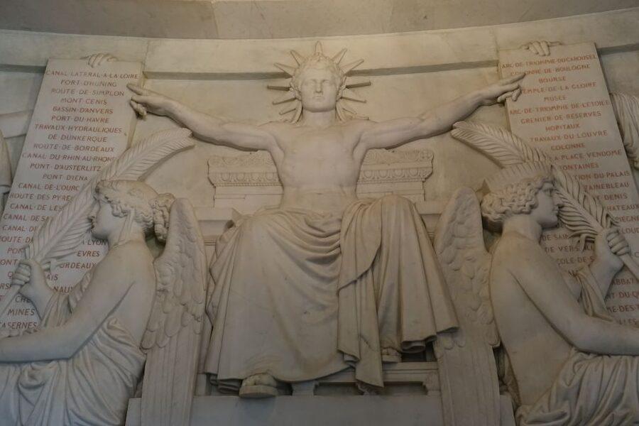 Invalides Museum - WWI & WWII - Guided Tour up to 8 guests - Starting in the courtyard of Louis XIV’s Invalides