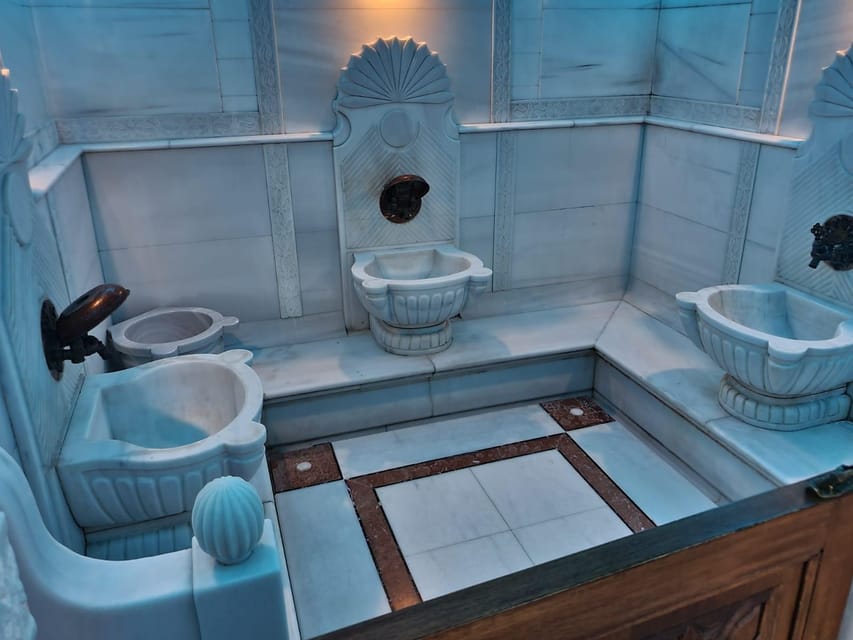 Istanbul: Acemoglu Historical Turkish Bath w/Private Options - The clay mask begins the treatment