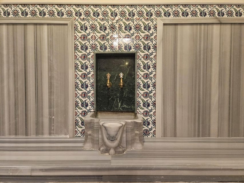 Istanbul: Gedikpasa Historical Hammam with Privacy Add-On - Tea, Turkish delight, and the gentle finish