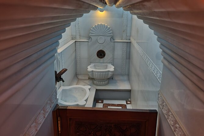 Istanbul : Historical Turkish Bath Experience in Old City - Public bath or semi-private room?