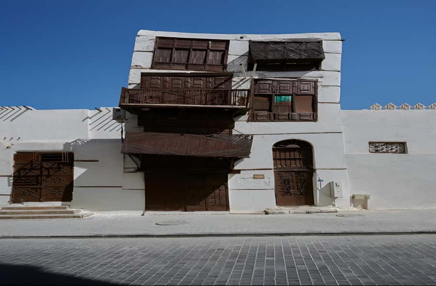 Jeddah: Al-Balad Old Town Historical City Guided Tour - Historic houses, museums, and mosque visits