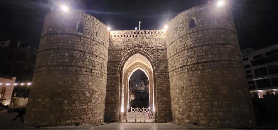 Jeddah: Al-Balad Old Town Historical City Guided Tour - A traditional village, with time to slow down