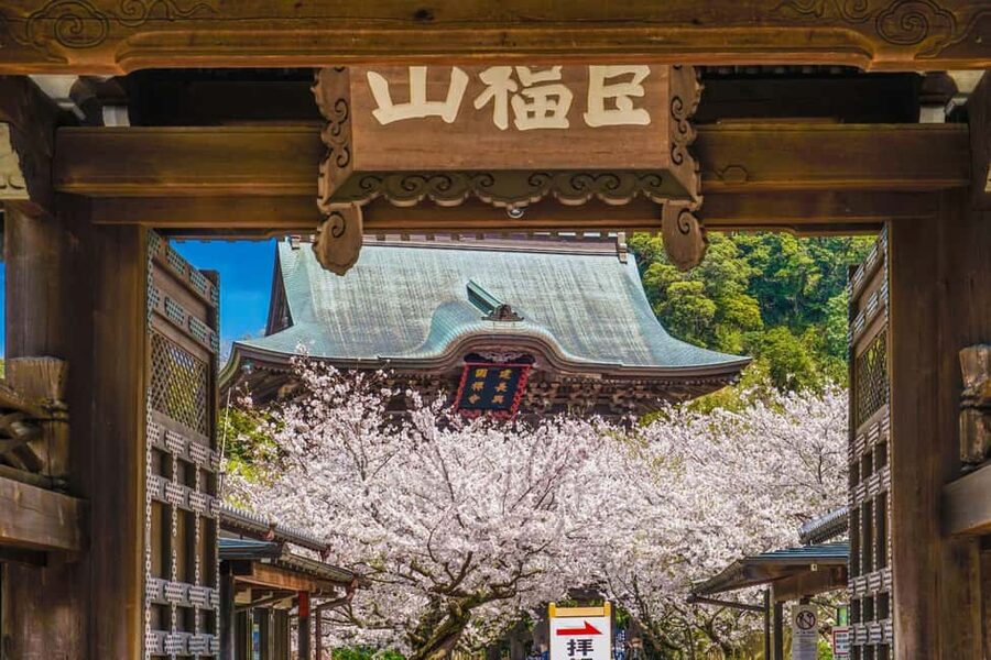 Kamakura: A Journey Through Medieval Japan - Engaku-ji explains the Zen foundation